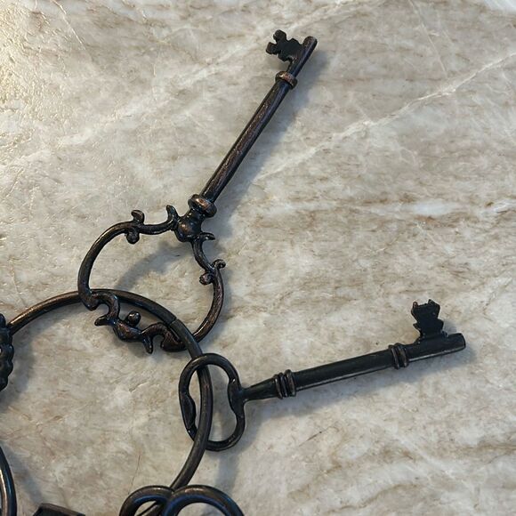 Bundle of Skeleton Keys - Picture 3 of 5